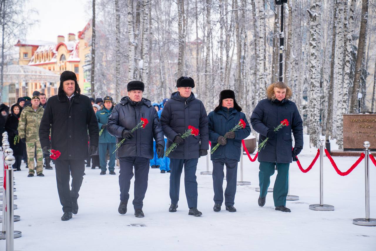 Югорчане почтили память Героев Отечества Югорчане почтили память Героев Отечества