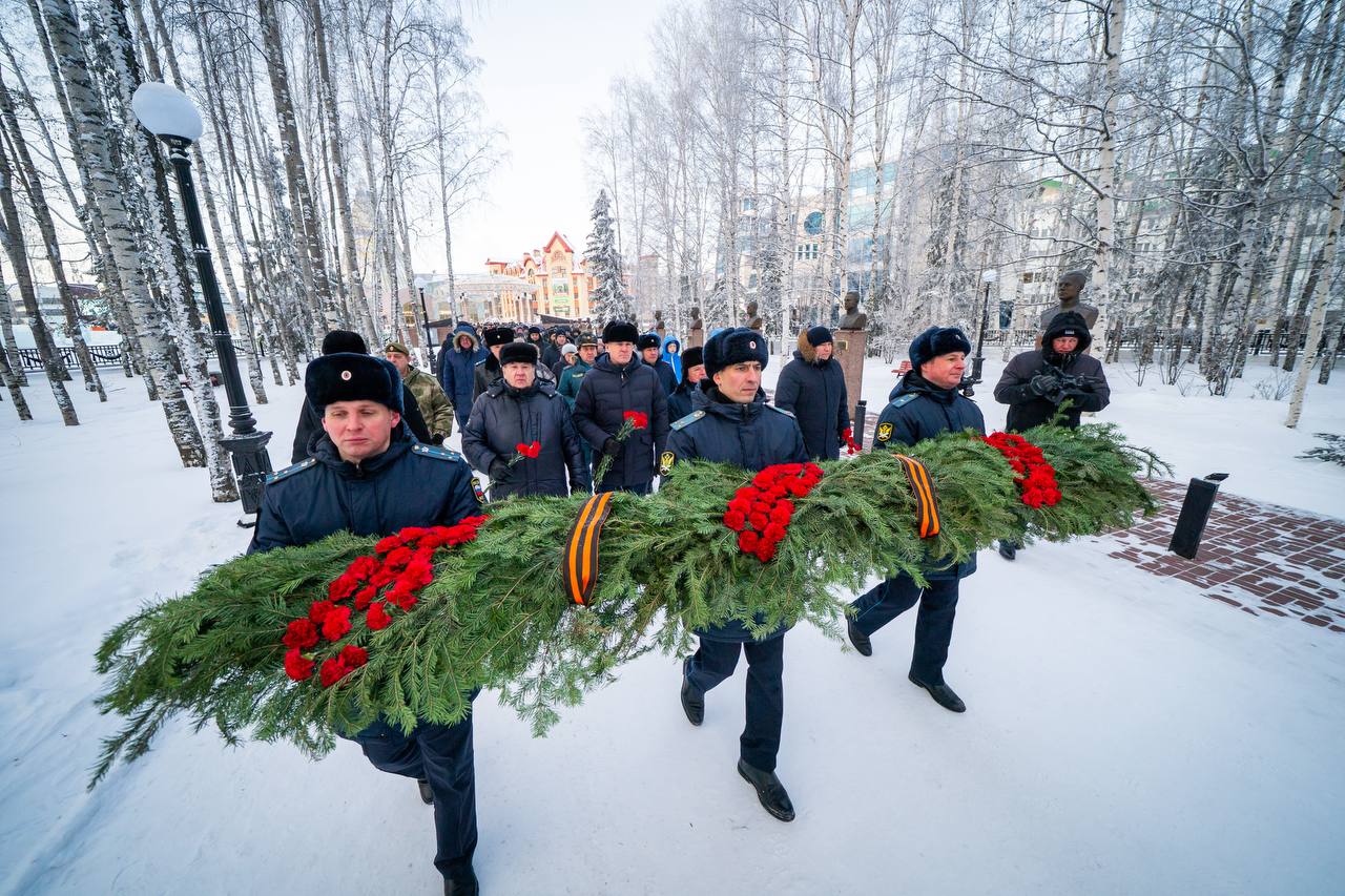 Югорчане почтили память Героев Отечества Югорчане почтили память Героев Отечества