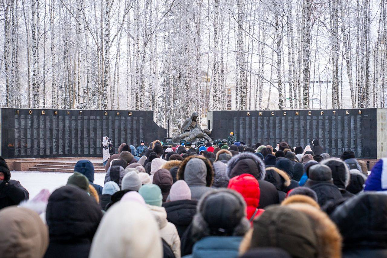 Югорчане почтили память Героев Отечества Югорчане почтили память Героев Отечества