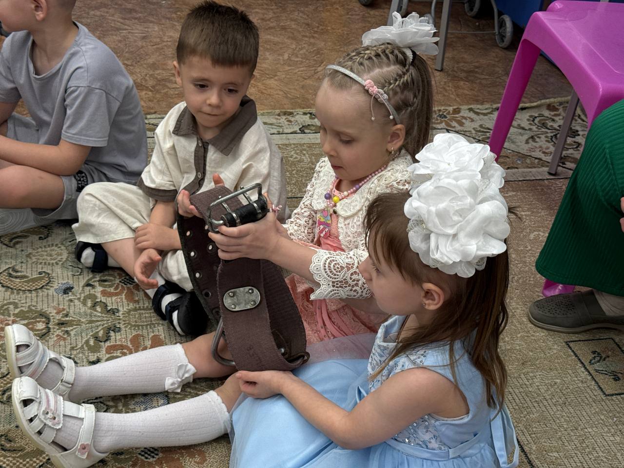 Играя, учатся спасать: сотрудники МЧС Югры проводят серию интерактивных занятий для дошколят Играя, учатся спасать: сотрудники МЧС Югры проводят серию интерактивных занятий для дошколят