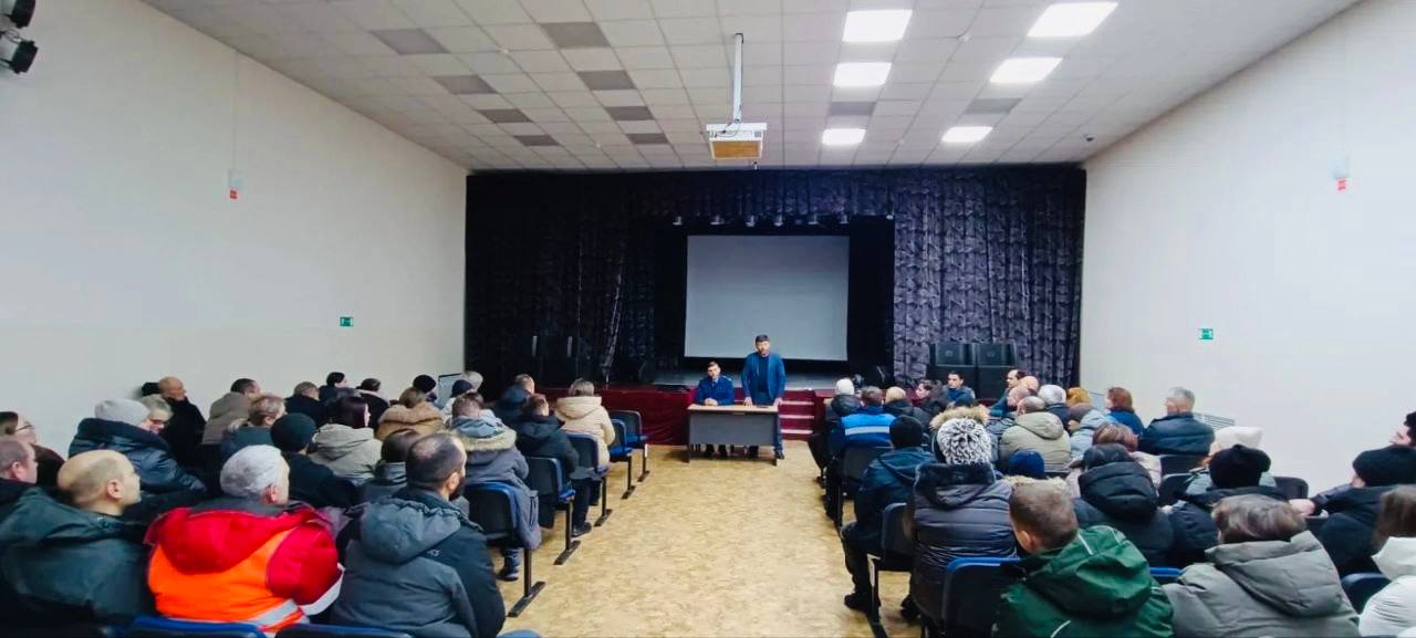 Прокурор встретился с пострадавшими от пожара жителями сельского поселения Солнечный Прокурор встретился с пострадавшими от пожара жителями сельского поселения Солнечный