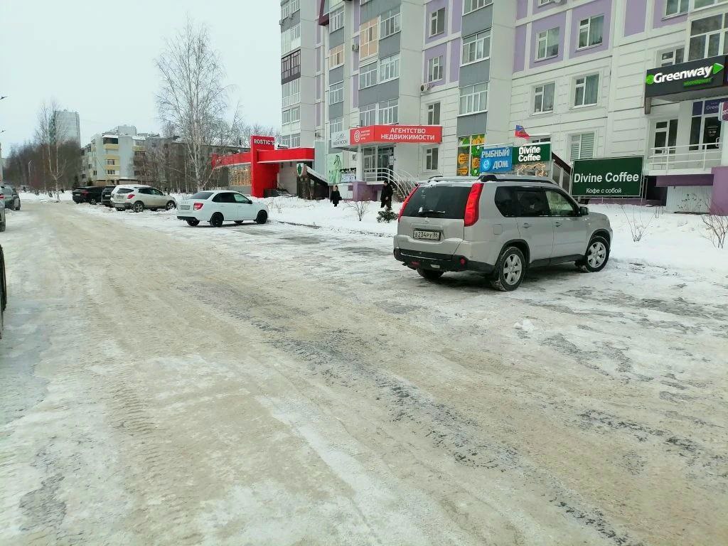 Дорожные службы Нижневартовска продолжают работу по зимнему содержанию улиц и общественных пространств: за минувшие сутки с улиц города вывезено более 3 600 кубометров снега, это около 180 КамАЗов Дорожные службы Нижневартовска продолжают работу по зимнему содержанию улиц и общественных пространств: за минувшие сутки с улиц города вывезено более 3 600 кубометров снега, это около 180 КамАЗов