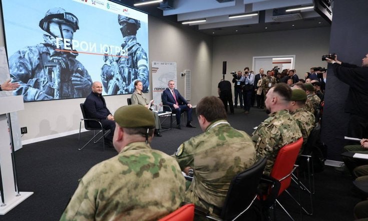 Полномочный представитель президента Российской Федерации в Уральском федеральном округе Артём Жога поздравила Югру с 95-летием Полномочный представитель президента Российской Федерации в Уральском федеральном округе Артём Жога поздравила Югру с 95-летием