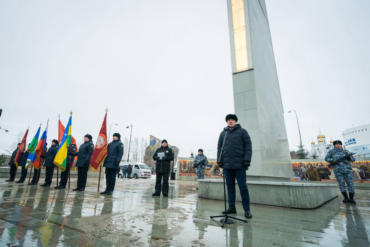 В Ханты-Мансийске торжественно открыли 28-метровую стелу «Город трудовой доблести» В Ханты-Мансийске торжественно открыли 28-метровую стелу «Город трудовой доблести»