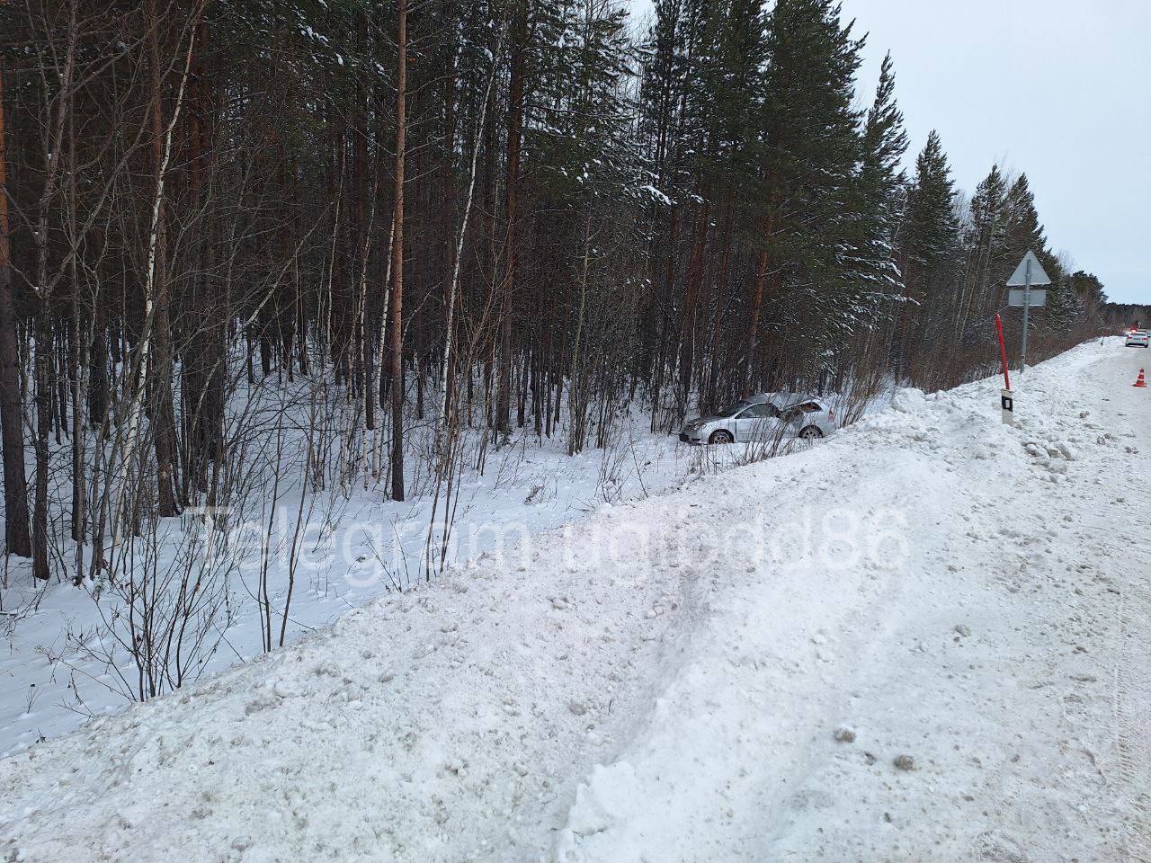 В Нижневартовском районе опрокинулось авто