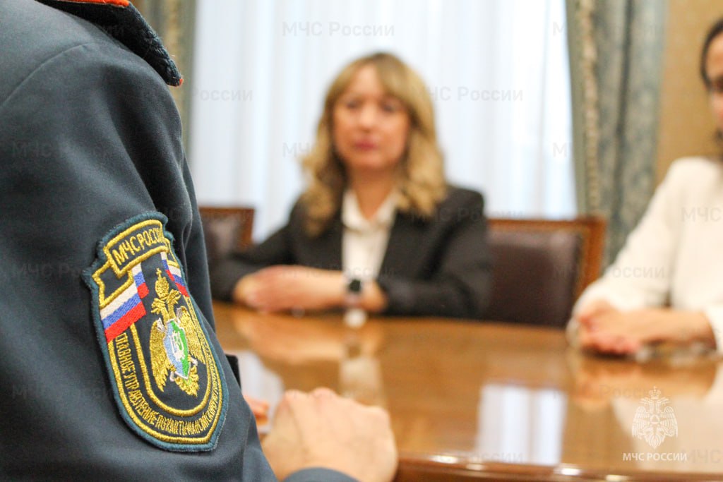 Главное управление МЧС России по Югре и КУ «Центр занятости населения Югры» заключили соглашение о сотрудничестве Главное управление МЧС России по Югре и КУ «Центр занятости населения Югры» заключили соглашение о сотрудничестве