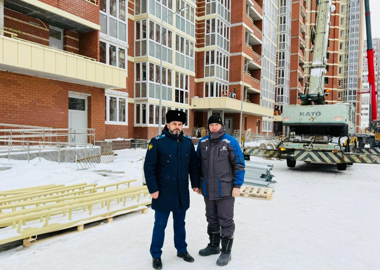 Прокурор г.Сургута Марат Тубеев посетил «проблемный» объект долевого строительства - многоквартирный дом, возводимый в жилом комплексе «Уютный» в г.Сургуте Прокурор г.Сургута Марат Тубеев посетил «проблемный» объект долевого строительства - многоквартирный дом, возводимый в жилом комплексе «Уютный» в г.Сургуте