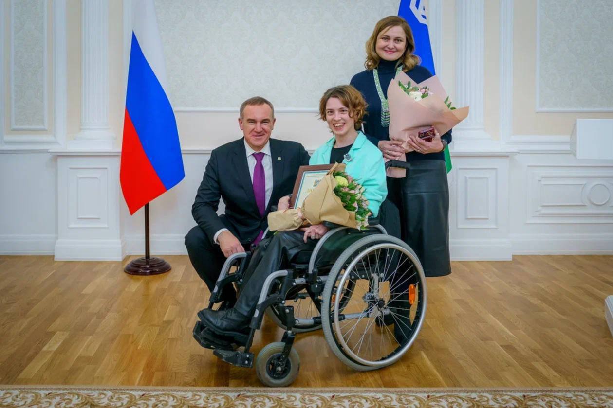 В Югре наградили лауреатов премии губернатора В Югре наградили лауреатов премии губернатора