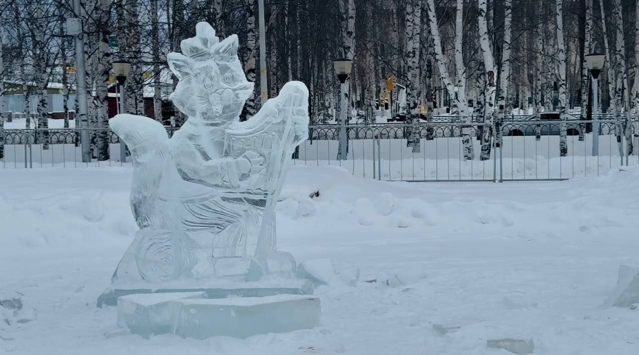 В Нижневартовске продолжается новогоднее оформление улично-дорожной сети города, а также центральных площадок проведения праздника В Нижневартовске продолжается новогоднее оформление улично-дорожной сети города, а также центральных площадок проведения праздника