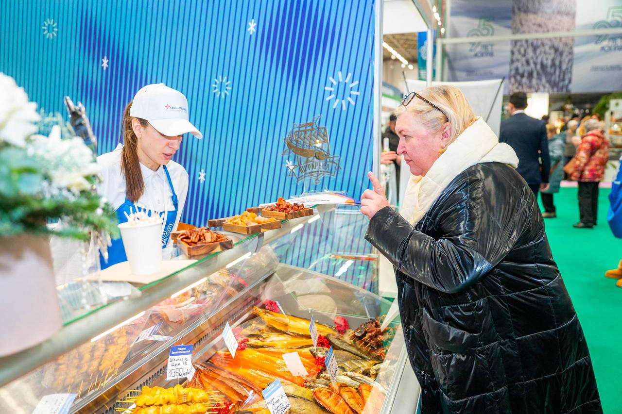 Руслан Кухарук торжественно открыл выставку-ярмарку «Товары земли Югорской», приуроченную к юбилею региона Руслан Кухарук торжественно открыл выставку-ярмарку «Товары земли Югорской», приуроченную к юбилею региона