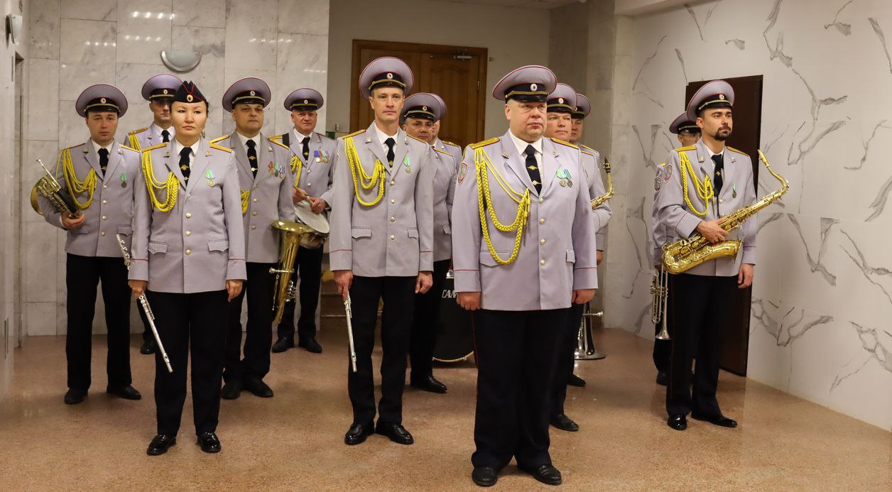 В Югре в рамках Всероссийской акции «Мы - граждане России» прошла торжественная церемония вручения первых паспортов юным жителям региона В Югре в рамках Всероссийской акции «Мы - граждане России» прошла торжественная церемония вручения первых паспортов юным жителям региона