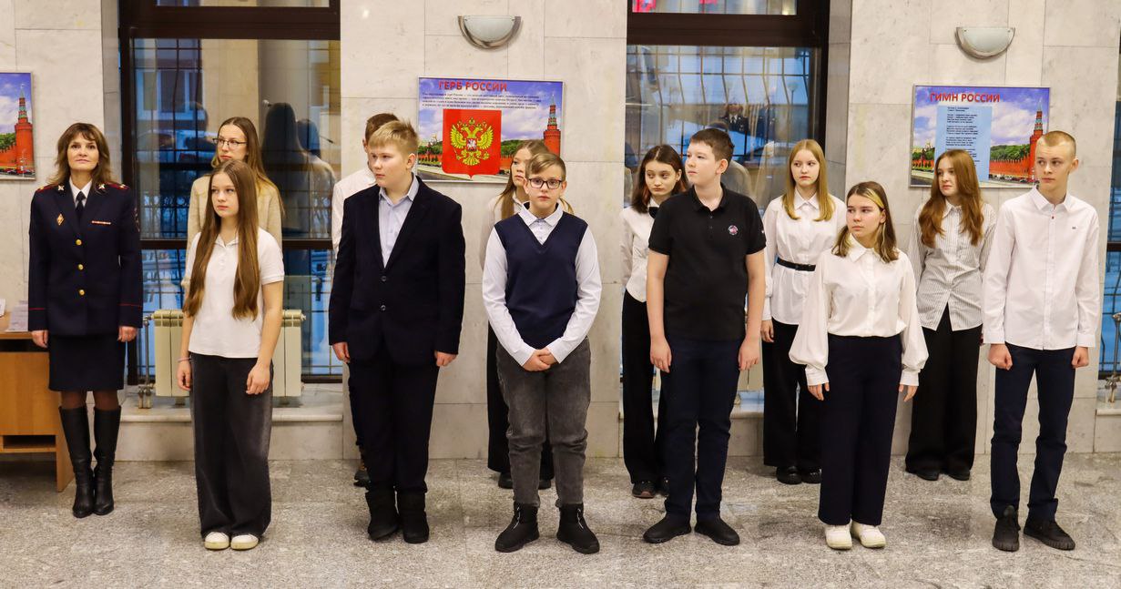 В Югре в рамках Всероссийской акции «Мы - граждане России» прошла торжественная церемония вручения первых паспортов юным жителям региона В Югре в рамках Всероссийской акции «Мы - граждане России» прошла торжественная церемония вручения первых паспортов юным жителям региона