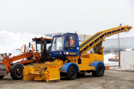 Генеральный подрядчик Сургута СГМУП «Дорремтех» пополнил автопарк новой техникой для зимней уборки города