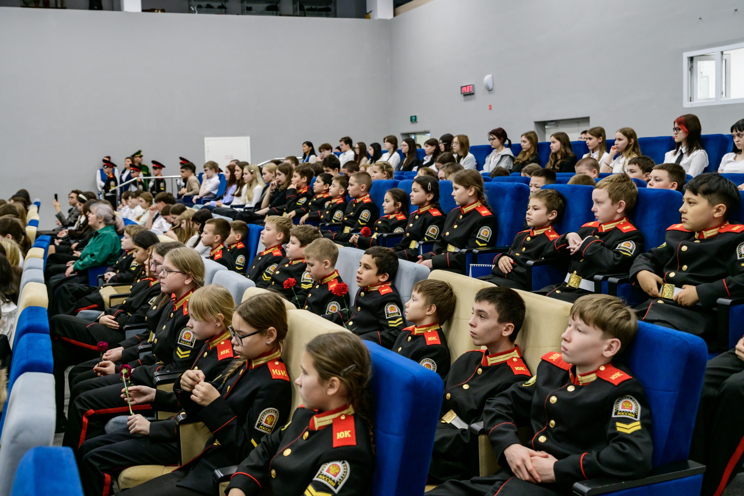 Максим Ряшин: В День Конституции Российской Федерации на территории 8 школы вместе с земляками торжественно открыли обновленный памятник Солдату Великой Отечественной войны 1941-1945 Максим Ряшин: В День Конституции Российской Федерации на территории 8 школы вместе с земляками торжественно открыли обновленный памятник Солдату Великой Отечественной войны 1941-1945