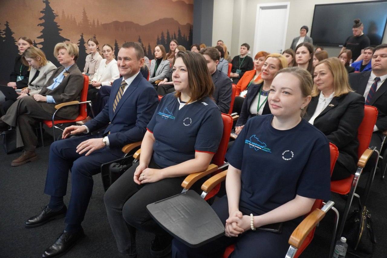 В Ханты-Мансийске назвали имена победителей конкурса «Лидеры Югры» В Ханты-Мансийске назвали имена победителей конкурса «Лидеры Югры»