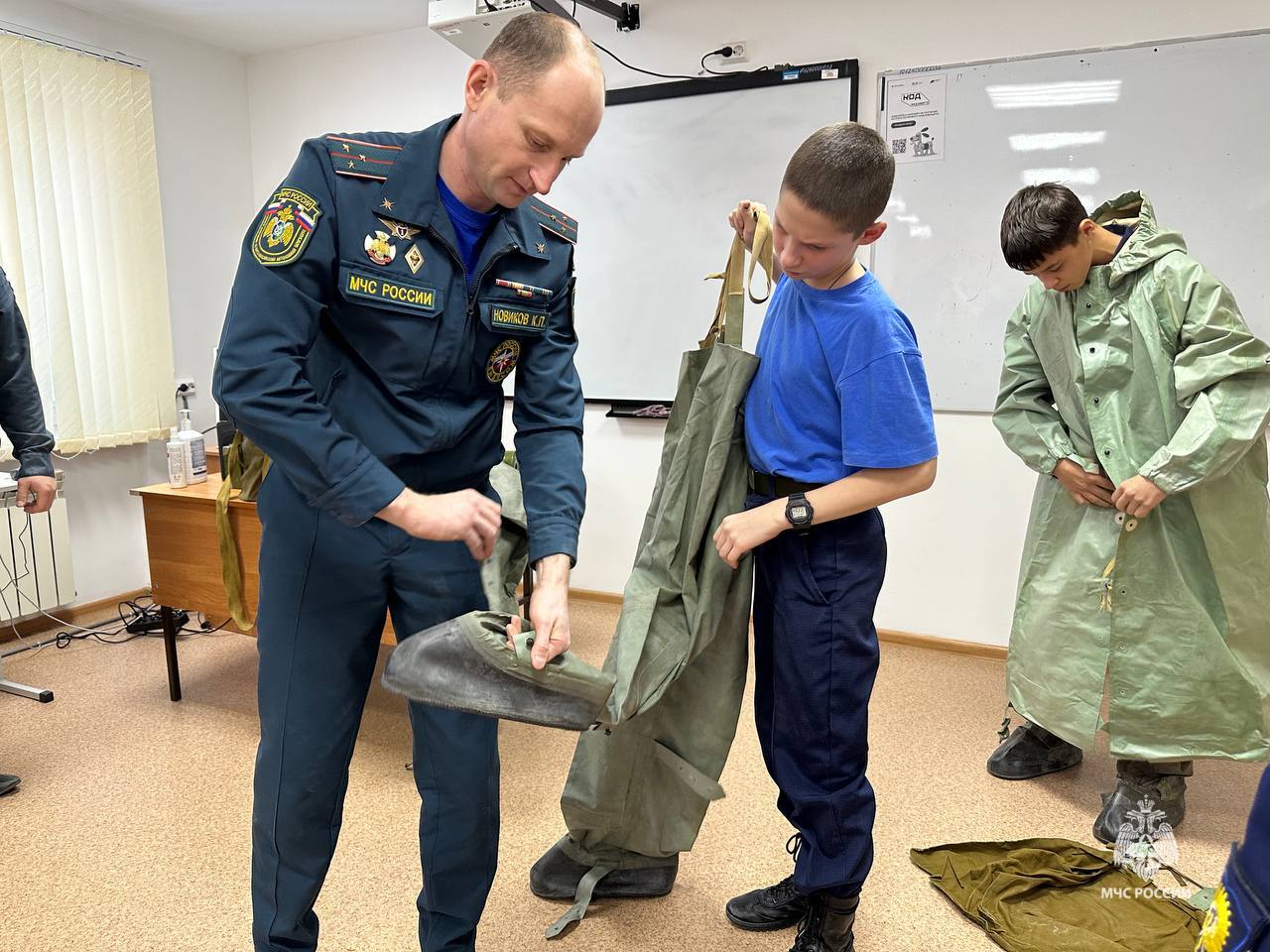 Огнеборцы Югры делятся опытом с кадетами профильного класса Огнеборцы Югры делятся опытом с кадетами профильного класса