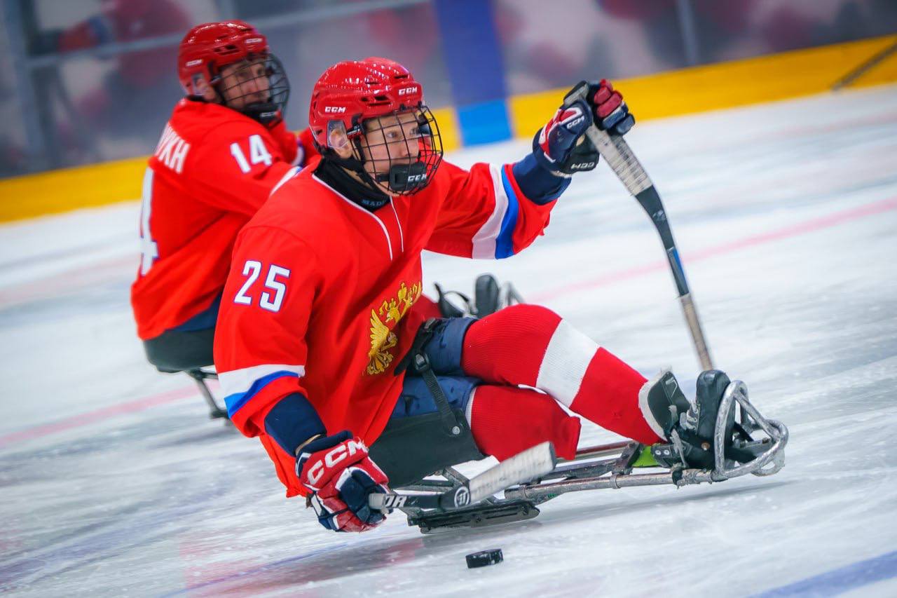 Руслан Кухарук дал старт Кубку Континента по следж-хоккею в Ханты-Мансийске