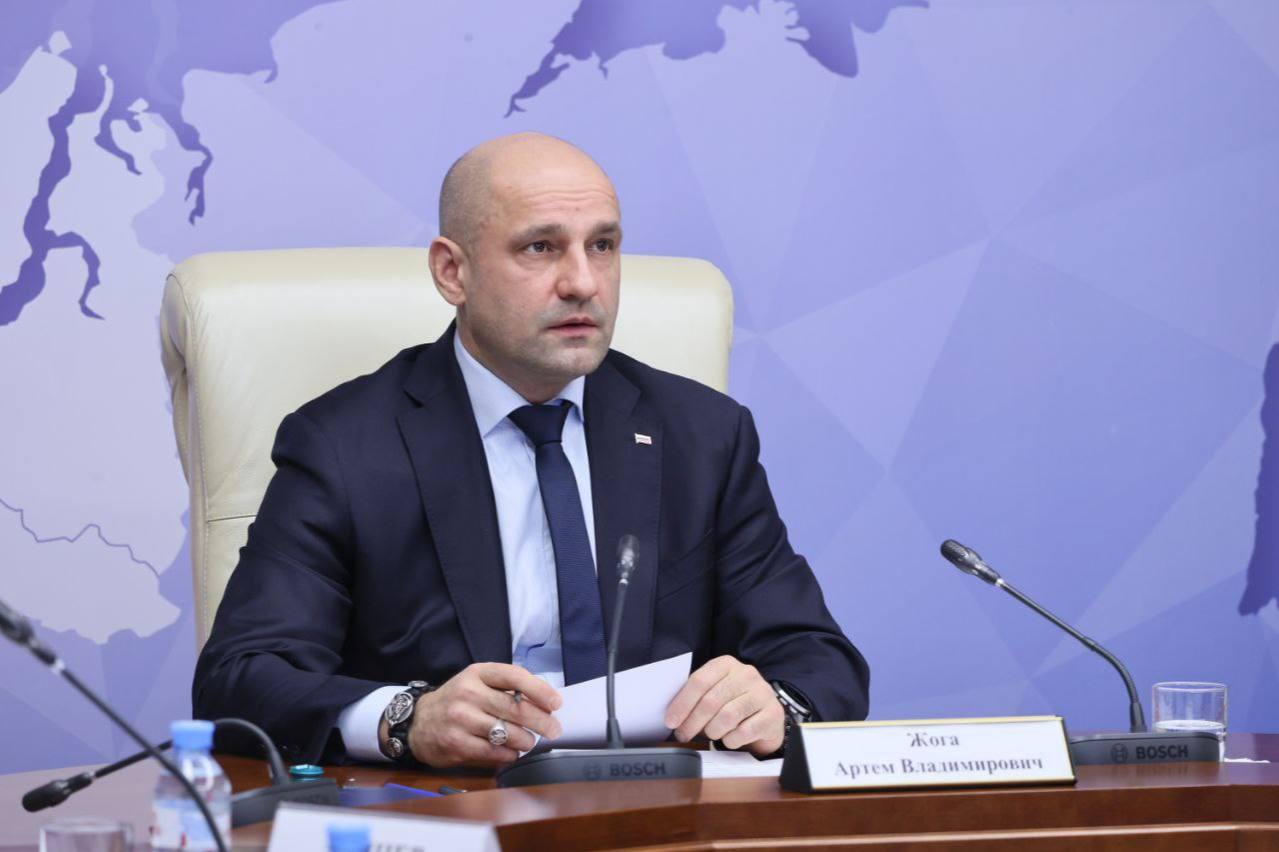 Губернатор Югры и полпред в УрФО Артём Жога обсудили развитие инфраструктуры здравоохранения в регионе Губернатор Югры и полпред в УрФО Артём Жога обсудили развитие инфраструктуры здравоохранения в регионе