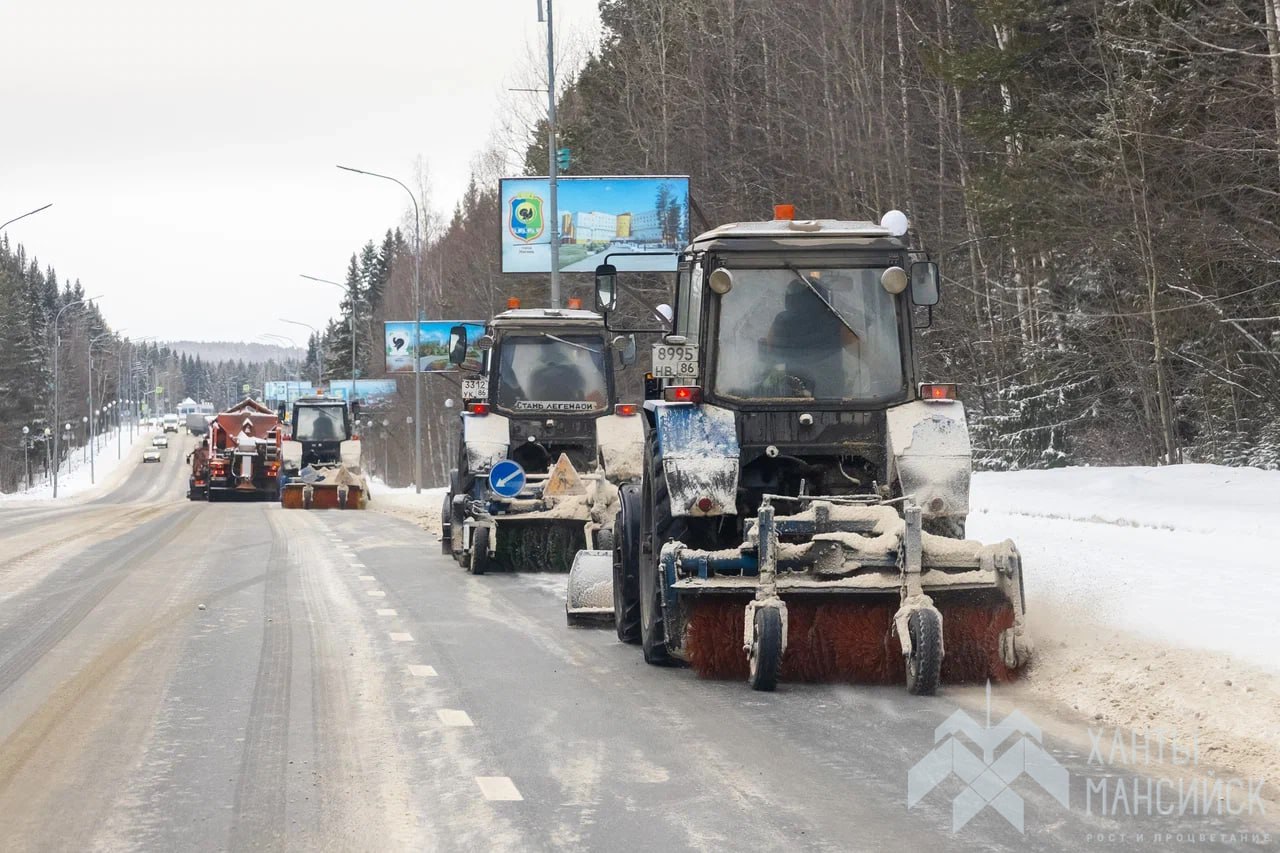 На страже чистоты: коммунальные службы ликвидируют последствия вчерашней метели На страже чистоты: коммунальные службы ликвидируют последствия вчерашней метели