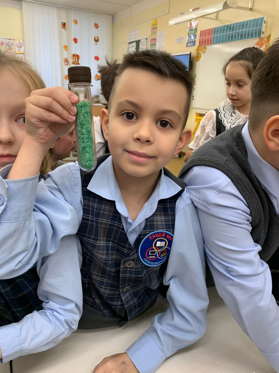Волонтёры СИБУРа вдохновили учеников младших классов Нижневартовска на заботу о природе Югры