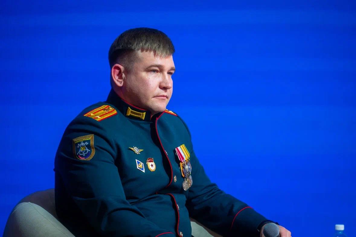 В Югре молодёжь встретилась с ветеранами СВО в Национальном центре «Россия» В Югре молодёжь встретилась с ветеранами СВО в Национальном центре «Россия»