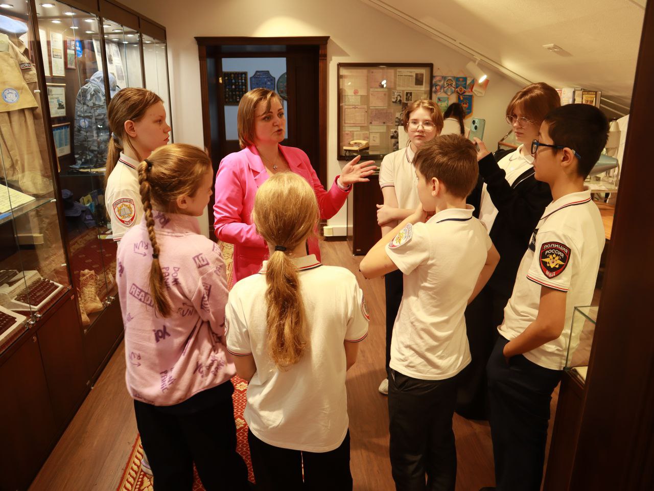Музей полиции в Ханты-Мансийске посетили ученики профильного класса Музей полиции в Ханты-Мансийске посетили ученики профильного класса