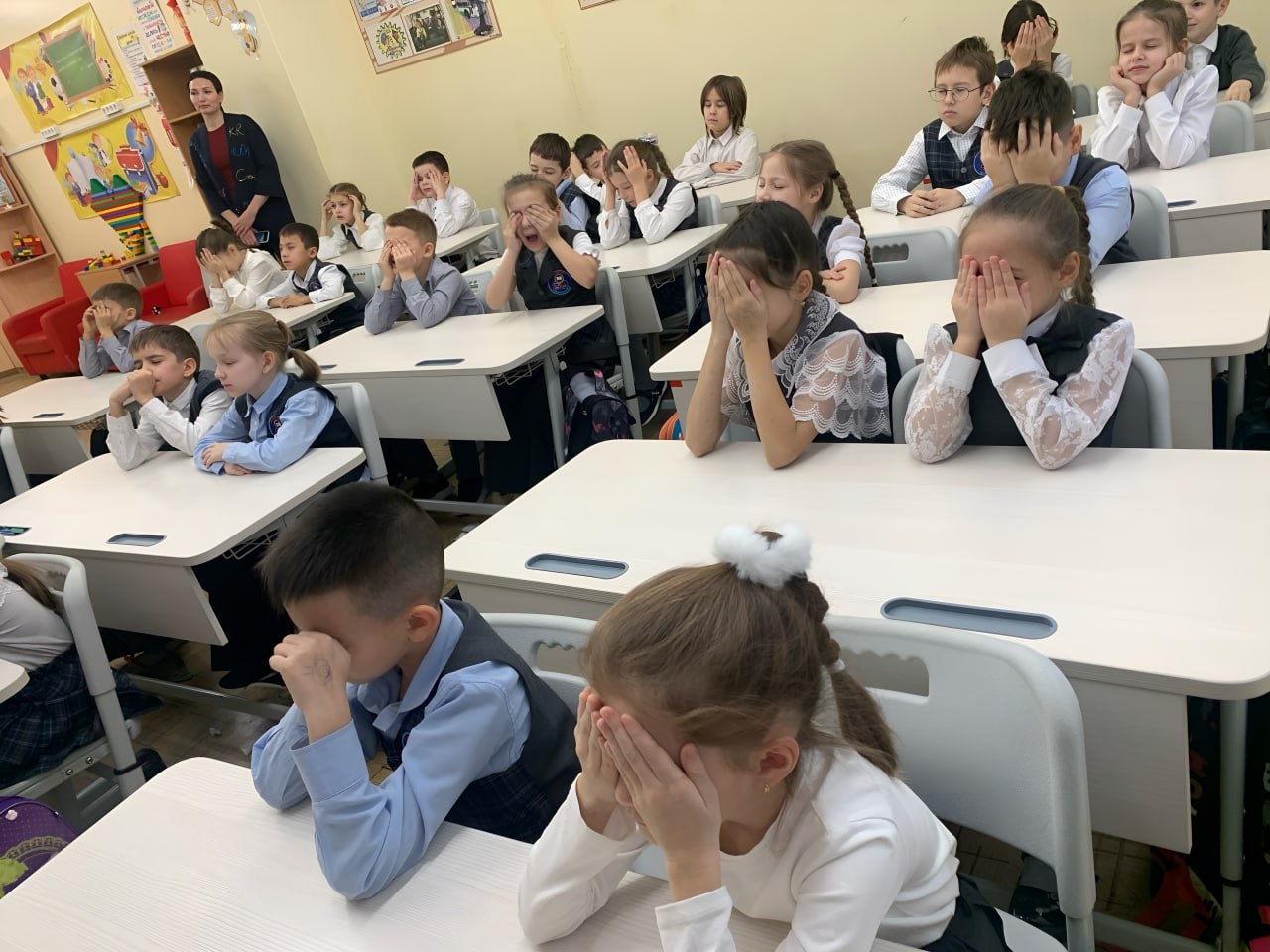 Волонтёры СИБУРа вдохновили учеников младших классов Нижневартовска на заботу о природе Югры Волонтёры СИБУРа вдохновили учеников младших классов Нижневартовска на заботу о природе Югры