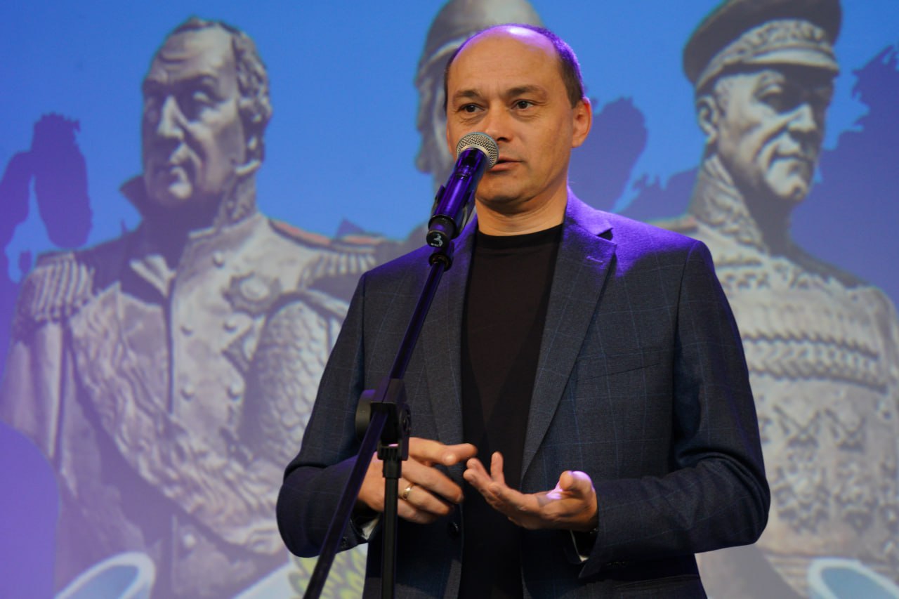 Ко дню Героев Отечества в Сургуте состоялся международный интеллектуальный турнир Ко дню Героев Отечества в Сургуте состоялся международный интеллектуальный турнир