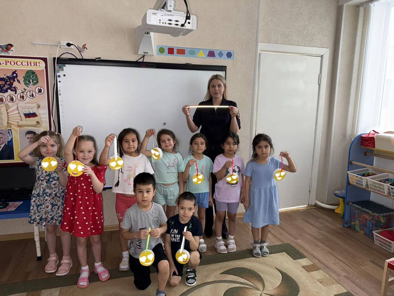 #Сохранидетскуюжизнь. В преддверии зимних каникул вопрос профилактики детской аварийности особенно актуален, как при осуществлении перевозок несовершеннолетних пассажиров в транспортных средствах , так и при их... #Сохранидетскуюжизнь. В преддверии зимних каникул вопрос профилактики детской аварийности особенно актуален, как при осуществлении перевозок несовершеннолетних пассажиров в транспортных средствах , так и при их...