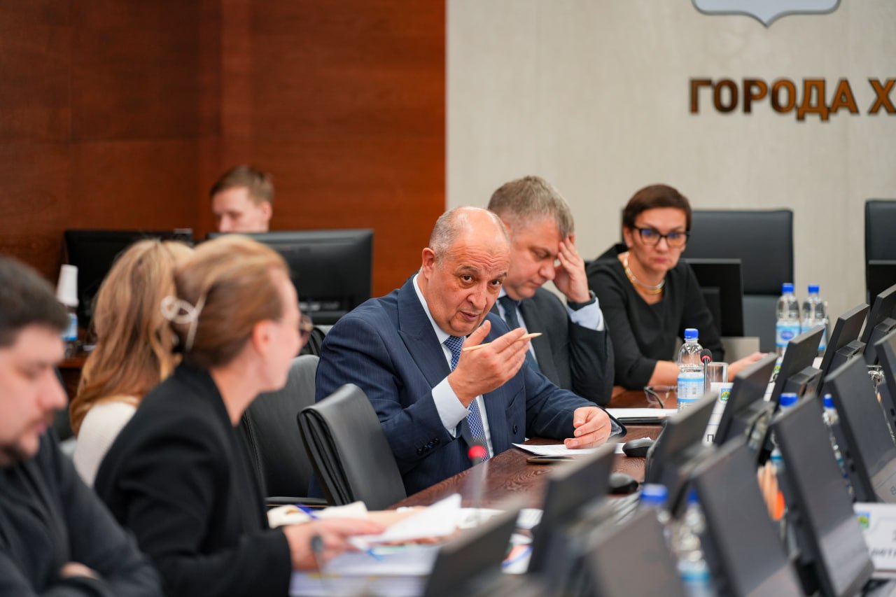 В Думе Ханты-Мансийска прошло заседание комитета по городскому хозяйству В Думе Ханты-Мансийска прошло заседание комитета по городскому хозяйству