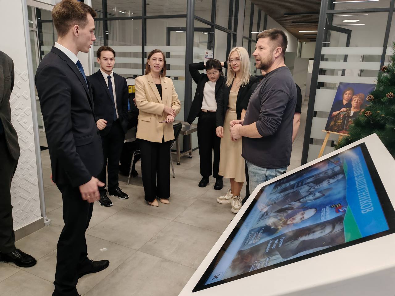 Герой России Владислав Головин посетил окружной фонд «Защитники Отечества» Герой России Владислав Головин посетил окружной фонд «Защитники Отечества»