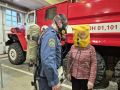 Знакомство с профессией: для представителей старшего поколения Урая организована экскурсия в подразделение МЧС Югры