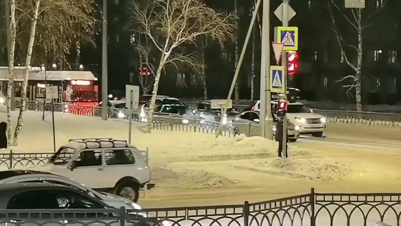 Вартовчане украшают свои машины и радуют других вартовчан