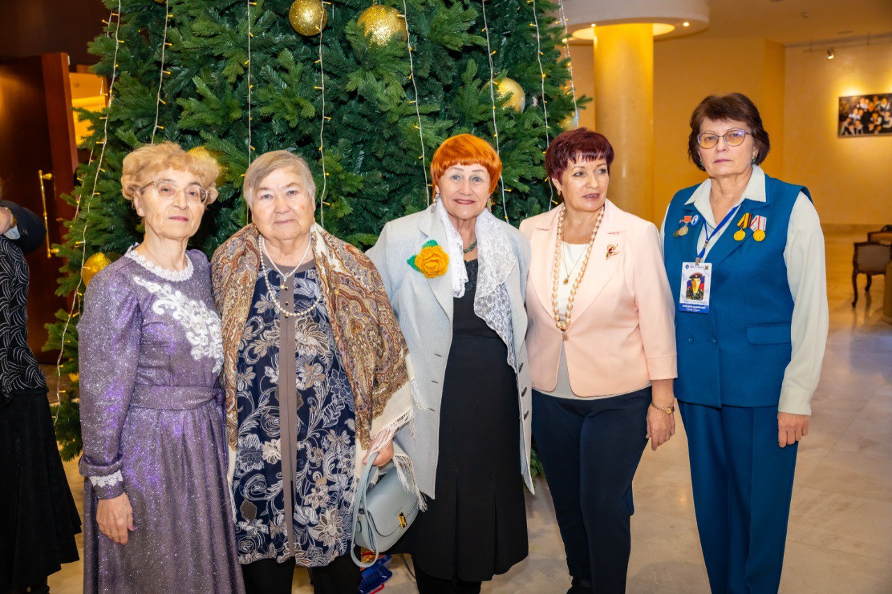 Максим Ряшин: Накануне Нового года в окружном центре чествовали ветеранов труда, почетных жителей и общественных деятелей, внесших значительный вклад в развитие окружной столицы! Максим Ряшин: Накануне Нового года в окружном центре чествовали ветеранов труда, почетных жителей и общественных деятелей, внесших значительный вклад в развитие окружной столицы!