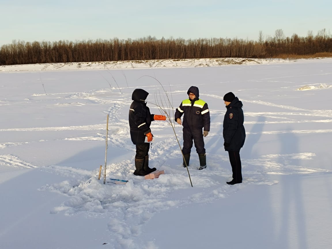 Опасный лед: транспортные полицейские Сургута провели профилактические рейды на реке Обь и выявили 13 нарушителей