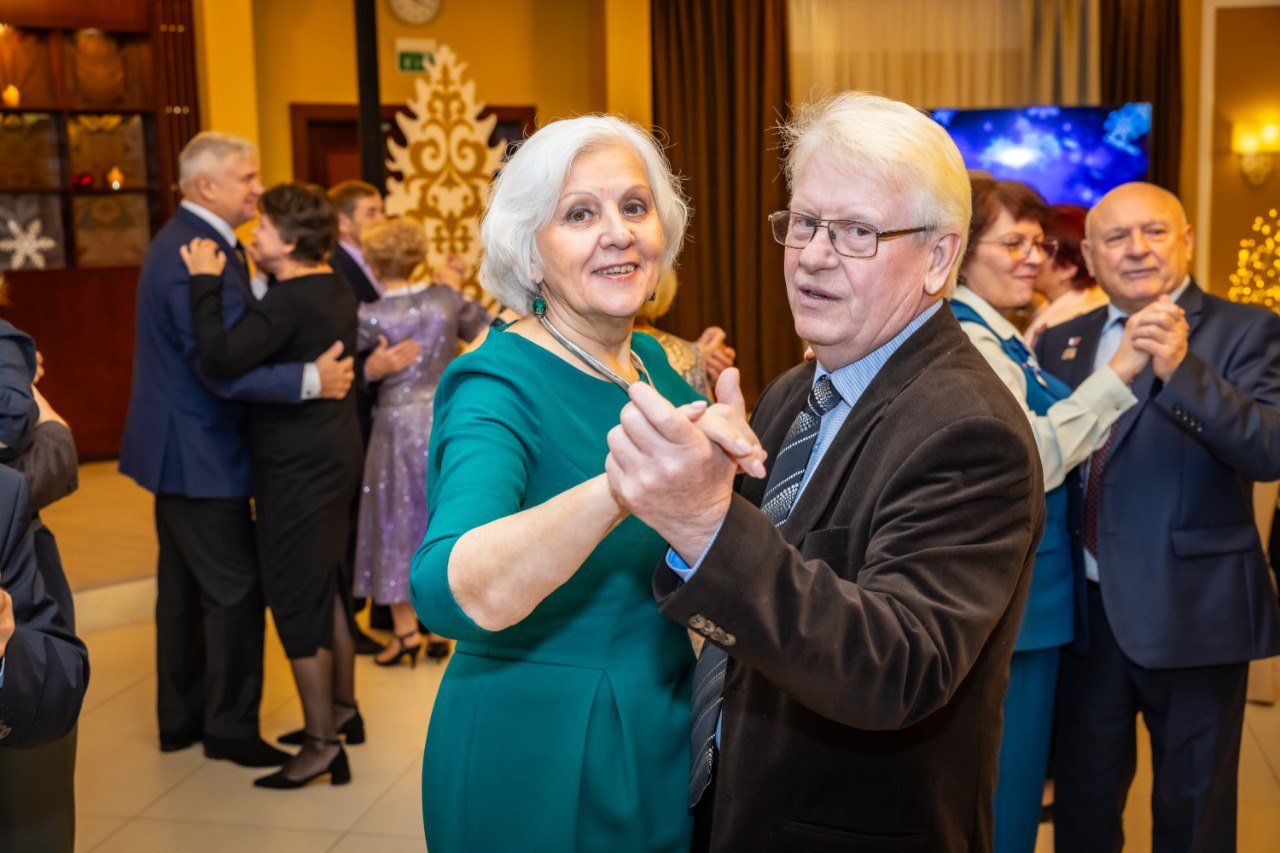 Максим Ряшин: Накануне Нового года в окружном центре чествовали ветеранов труда, почетных жителей и общественных деятелей, внесших значительный вклад в развитие окружной столицы! Максим Ряшин: Накануне Нового года в окружном центре чествовали ветеранов труда, почетных жителей и общественных деятелей, внесших значительный вклад в развитие окружной столицы!