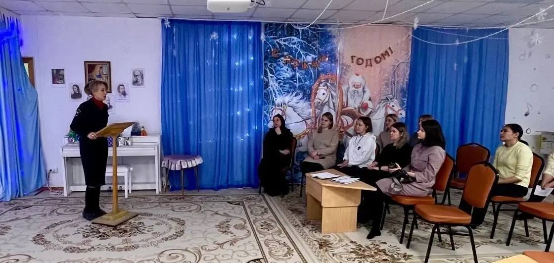 В рамках акции «По зимней дороге – без ДТП» сотрудники Госавтоинспекции Югры провели просветительские встречи со взрослым населением, чтобы напомнить о важности соблюдения правил дорожного движения в зимний период В рамках акции «По зимней дороге – без ДТП» сотрудники Госавтоинспекции Югры провели просветительские встречи со взрослым населением, чтобы напомнить о важности соблюдения правил дорожного движения в зимний период