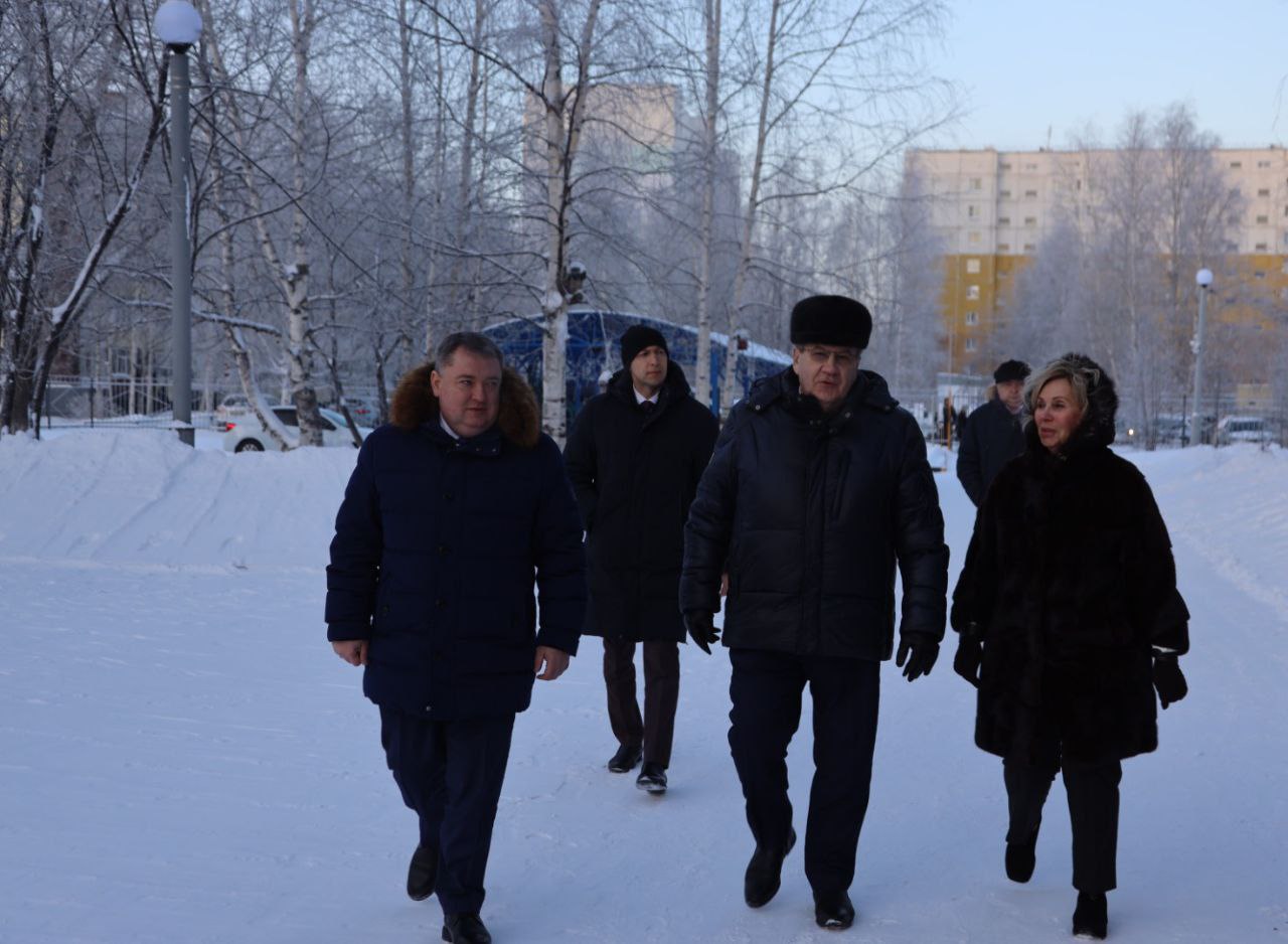 Дмитрий Кощенко: Нижневартовск с рабочим визитом посетил председатель Думы Югры Борис Хохряков Дмитрий Кощенко: Нижневартовск с рабочим визитом посетил председатель Думы Югры Борис Хохряков