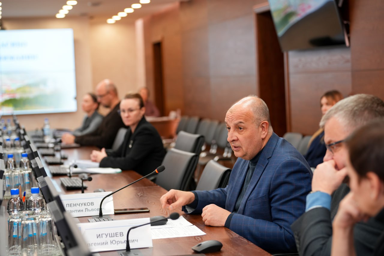 В Думе Ханты-Мансийска прошло заседание комитета по бюджету В Думе Ханты-Мансийска прошло заседание комитета по бюджету