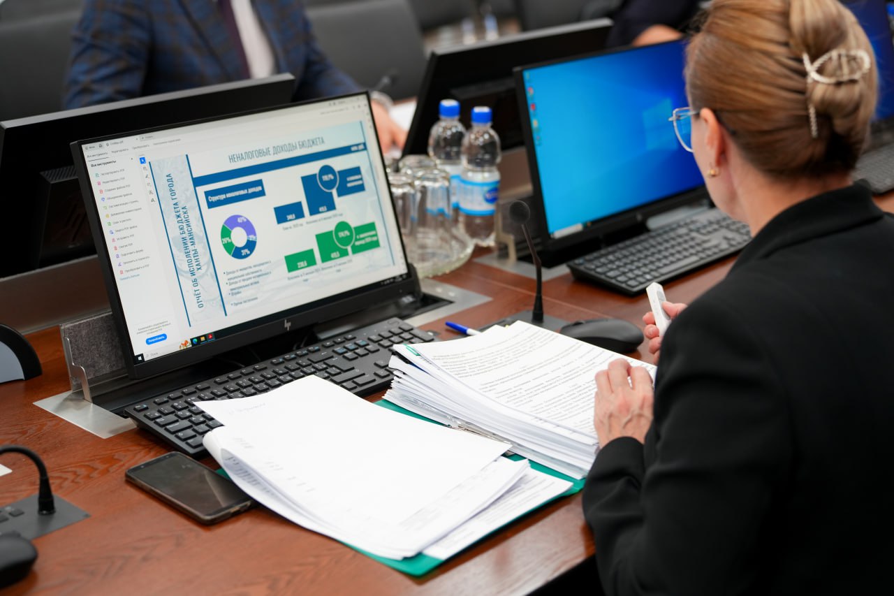 В Думе Ханты-Мансийска прошло заседание комитета по бюджету В Думе Ханты-Мансийска прошло заседание комитета по бюджету