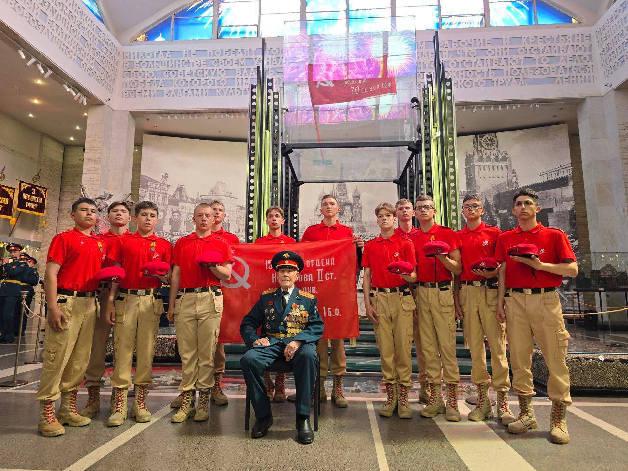 Югра растит лидеров. Сегодня в «Движении первых» состоят 208 тысяч югорских ребят, а в ряды «Юнармии» входят порядка 19 тысяч юных жителей автономного округа