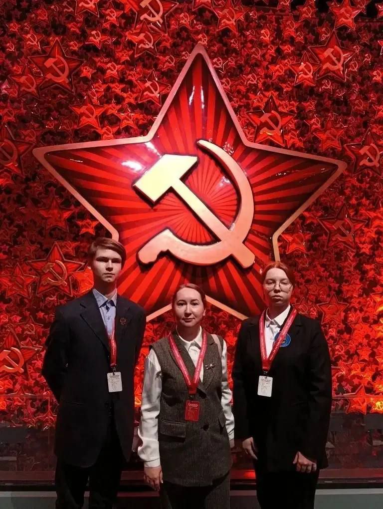 Дмитрий Кощенко: Команда нижневартовских лицеистов представила свой проект в Музее Победы на Поклонной горе в Москве Дмитрий Кощенко: Команда нижневартовских лицеистов представила свой проект в Музее Победы на Поклонной горе в Москве