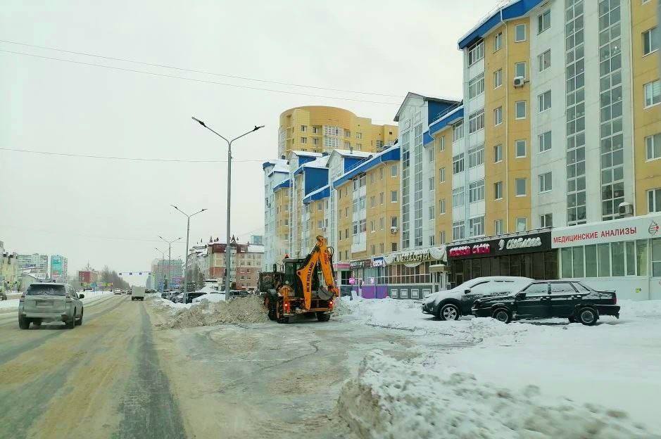 ЕЖЕДНЕВНАЯ УБОРКА СНЕГА. 23 декабря коммунальные службы продолжают патрульную очистку проезжей части дорог и тротуаров, вывозят собранный ранее снег. По сообщению департамента ЖКХ администрации города, в первой половине дня...