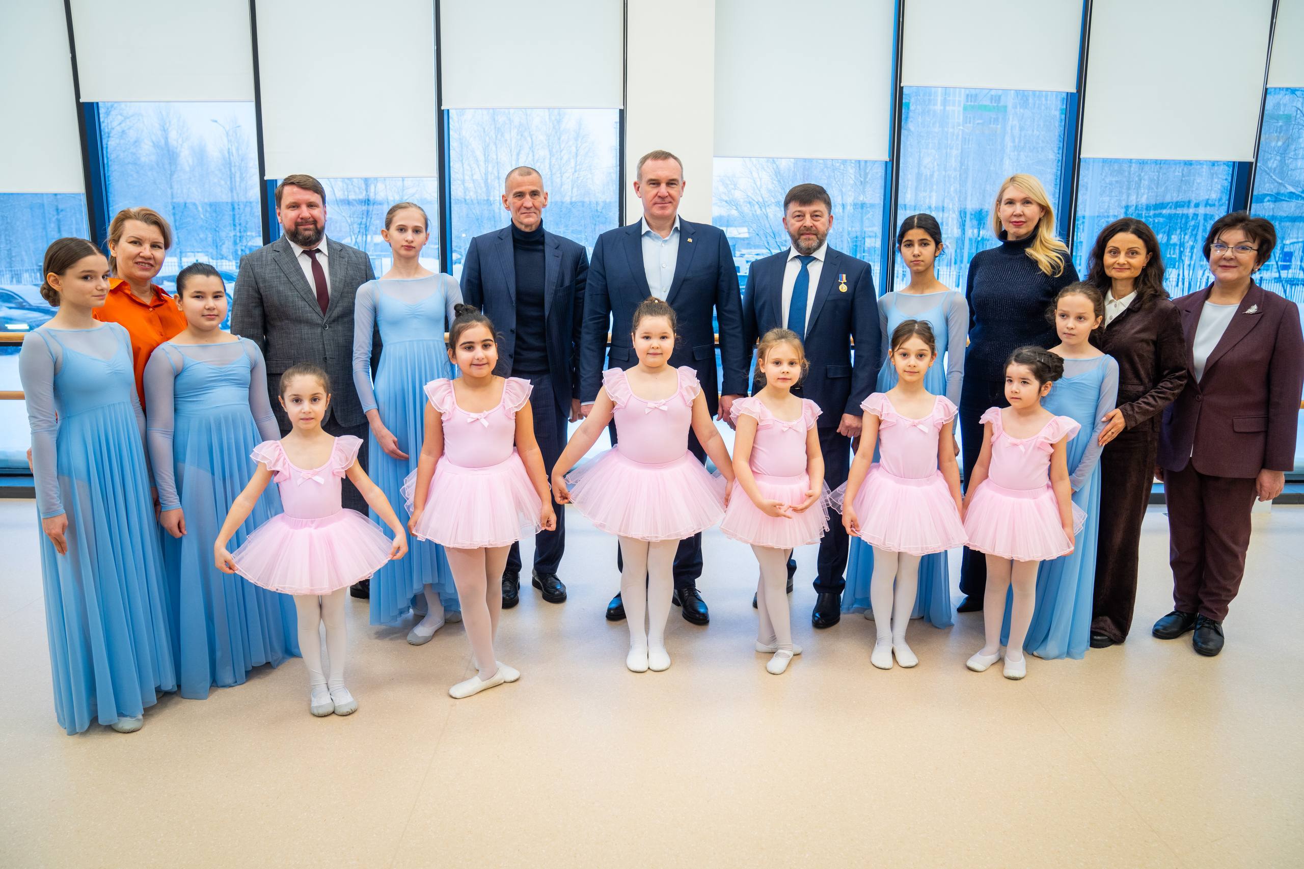 Сегодня губернатор Югры Руслан Кухарук посетил с рабочим визитом Сургутский район Сегодня губернатор Югры Руслан Кухарук посетил с рабочим визитом Сургутский район