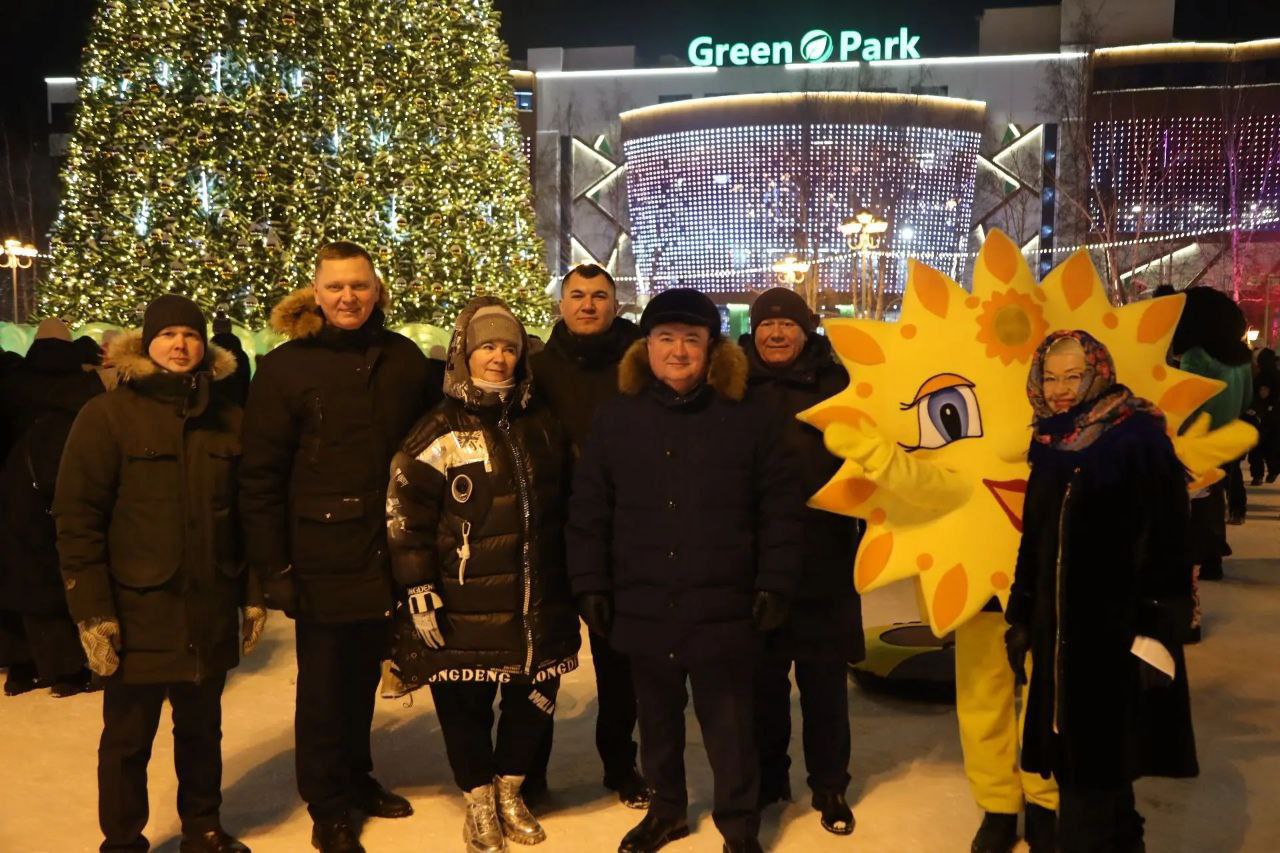 Дмитрий Кощенко: На площади Нефтяников официально открыли новогодний городок! Дмитрий Кощенко: На площади Нефтяников официально открыли новогодний городок!