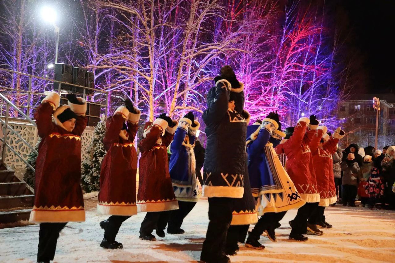 Дмитрий Кощенко: На площади Нефтяников официально открыли новогодний городок! Дмитрий Кощенко: На площади Нефтяников официально открыли новогодний городок!