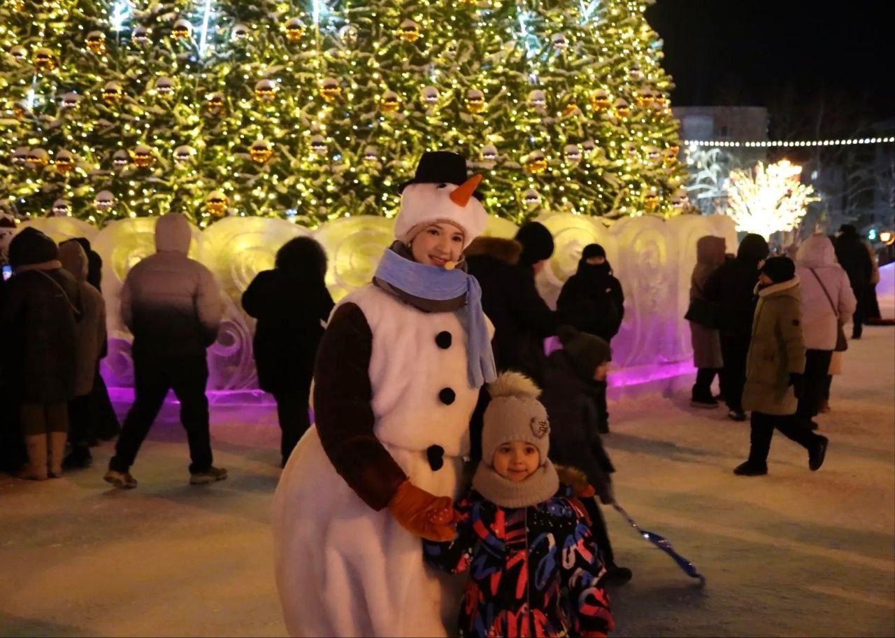 Дмитрий Кощенко: На площади Нефтяников официально открыли новогодний городок! Дмитрий Кощенко: На площади Нефтяников официально открыли новогодний городок!