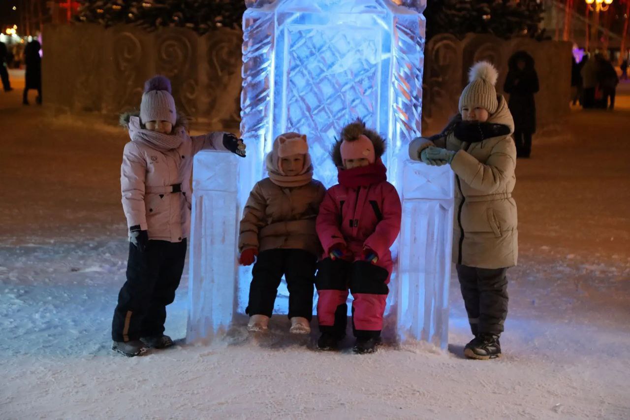 Дмитрий Кощенко: На площади Нефтяников официально открыли новогодний городок! Дмитрий Кощенко: На площади Нефтяников официально открыли новогодний городок!