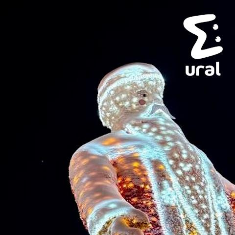 Хит-парад крипоты в Нижневартовске продожается: Деду Морозу и Снегурке налепили лица, а в компаньоны добавили безглазых снегирей за 900к каждый Хит-парад крипоты в Нижневартовске продожается: Деду Морозу и Снегурке налепили лица, а в компаньоны добавили безглазых снегирей за 900к каждый