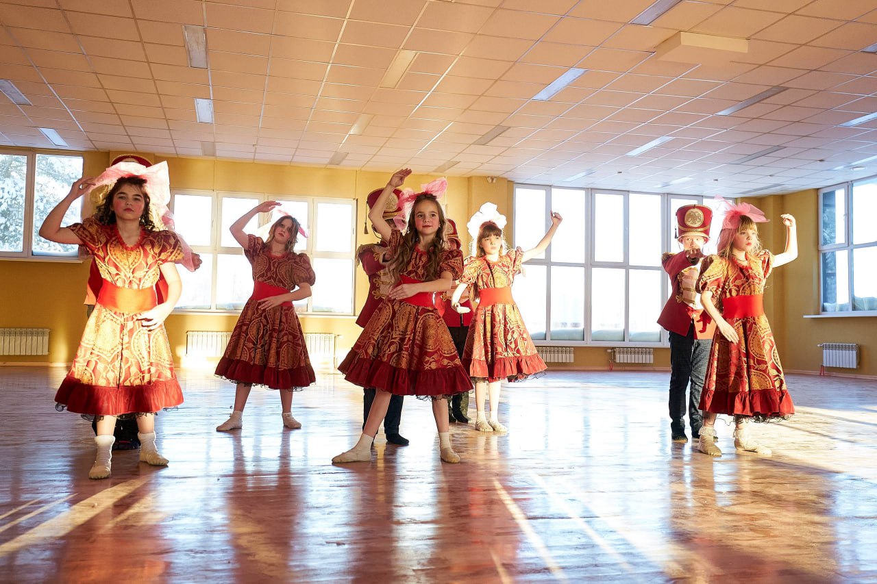 Губернатор Югры осмотрел новый культурно-спортивный комплекс в Ярках Губернатор Югры осмотрел новый культурно-спортивный комплекс в Ярках